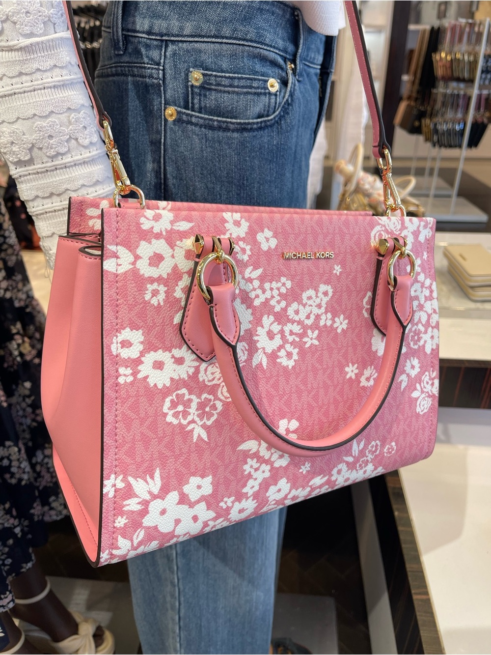 MICHAEL KORS Marilyn Md Printed Signature Logo Satchel Crossbody
Carnation
NWT - Picture 15 of 16